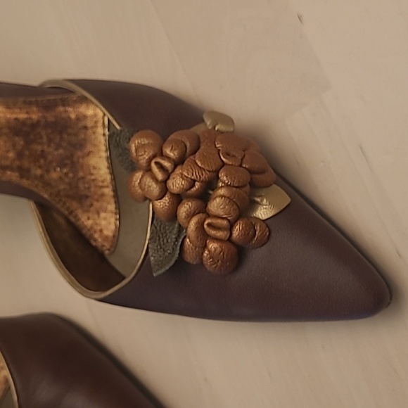 EUC Unis Brown/Bronze Floral Point Toe Open Side Pumps - Picture 4 of 16